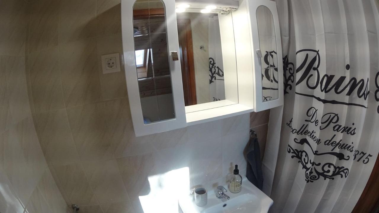Black & White Apartments - White Eger Luaran gambar